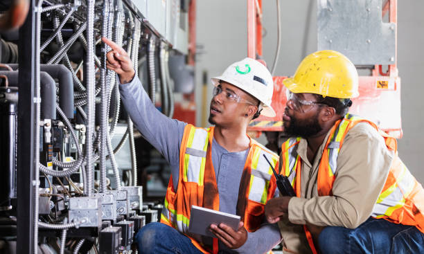 Best Local Electrician Companies  in Phoenix, OR